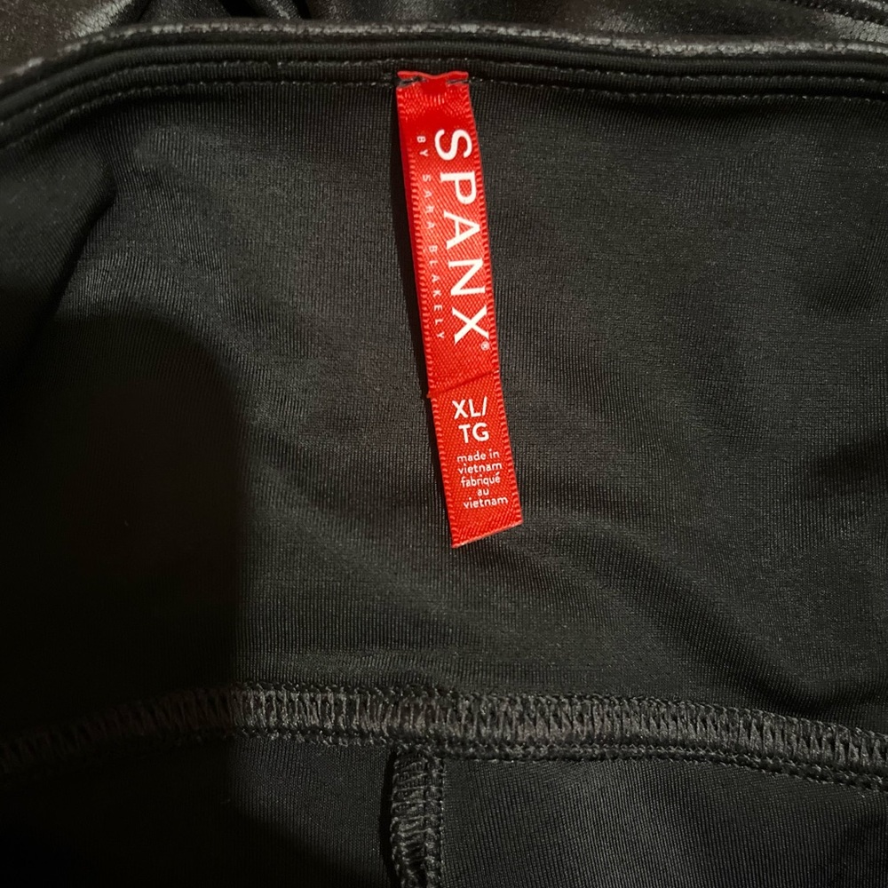 SPANX Faux Leather Leggings Black Womens
X large .High Waisted Pants - Picture 5 of 8